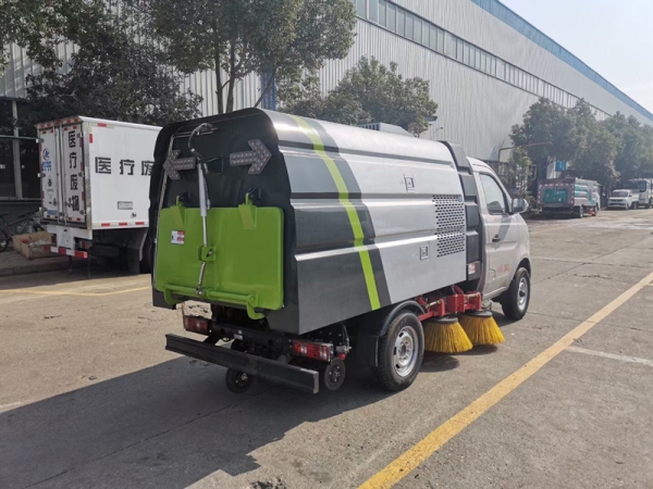 長安小型掃路車（0.5方水罐，1.5方塵罐）