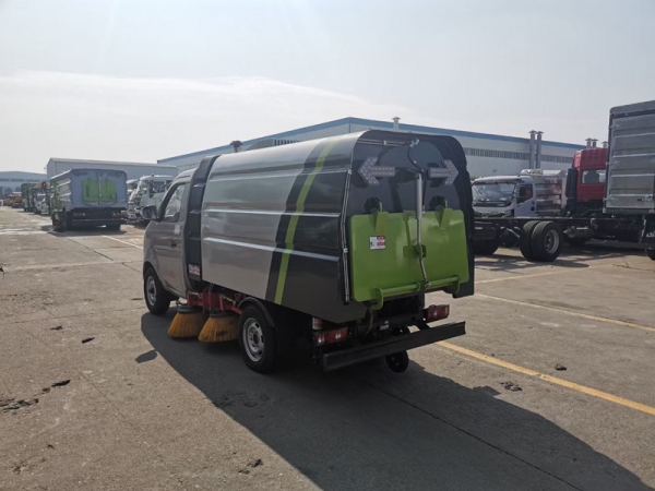 長安小型掃路車（0.5方水罐，1.5方塵罐）