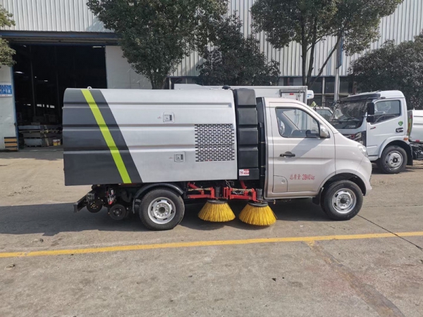 長安小型掃路車（0.5方水罐，1.5方塵罐）