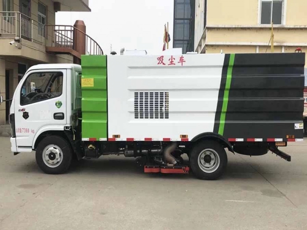 東風(fēng)小多利卡吸塵車（1方水罐4方塵罐）
