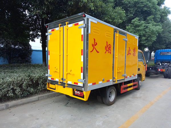 躍進3.3米柴油（藍牌）雜項危險品廂式車