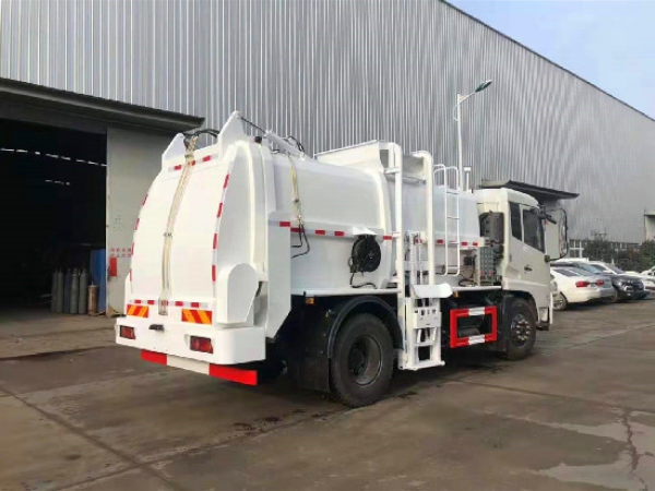 東風(fēng)天錦國(guó)六12方餐廚垃圾車（方罐）