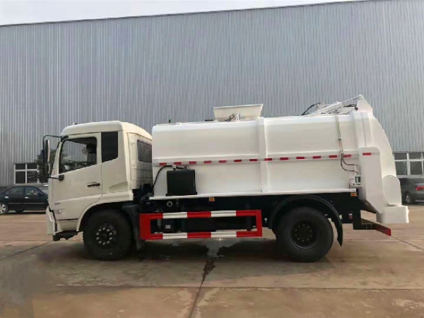 東風(fēng)天錦國(guó)六12方餐廚垃圾車（方罐）