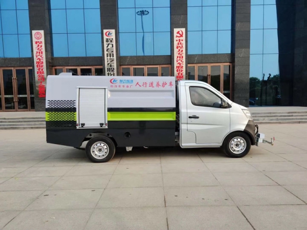 長(zhǎng)安2.5方路面養(yǎng)護(hù)車，清洗車多少錢(qián)
