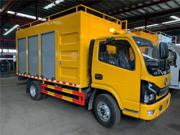 東風小多利卡6方污水處理車，凈化車