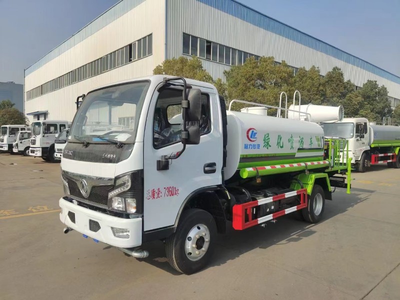 小多利卡5噸綠化噴灑車，30米打藥車